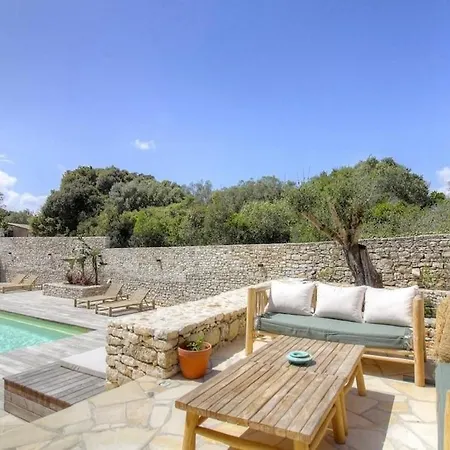 Maison 6 Personnes Piscine Chauffée Villa Bonifacio (Corsica)
