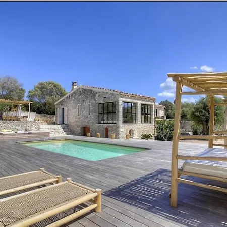 Holiday home Bonifacio Maison 6 Personnes Piscine Chauffee *
